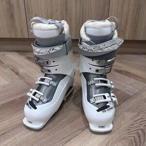 Salomon SKI Boots